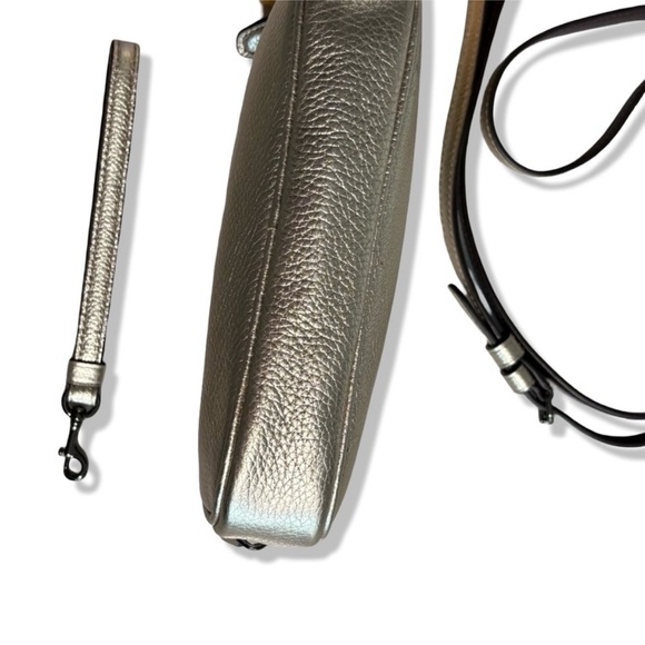 Coach Camera Bag Convertible Clutch Sadie Pebble Leather Cross Body Gold | 59952 - Picture 10 of 15